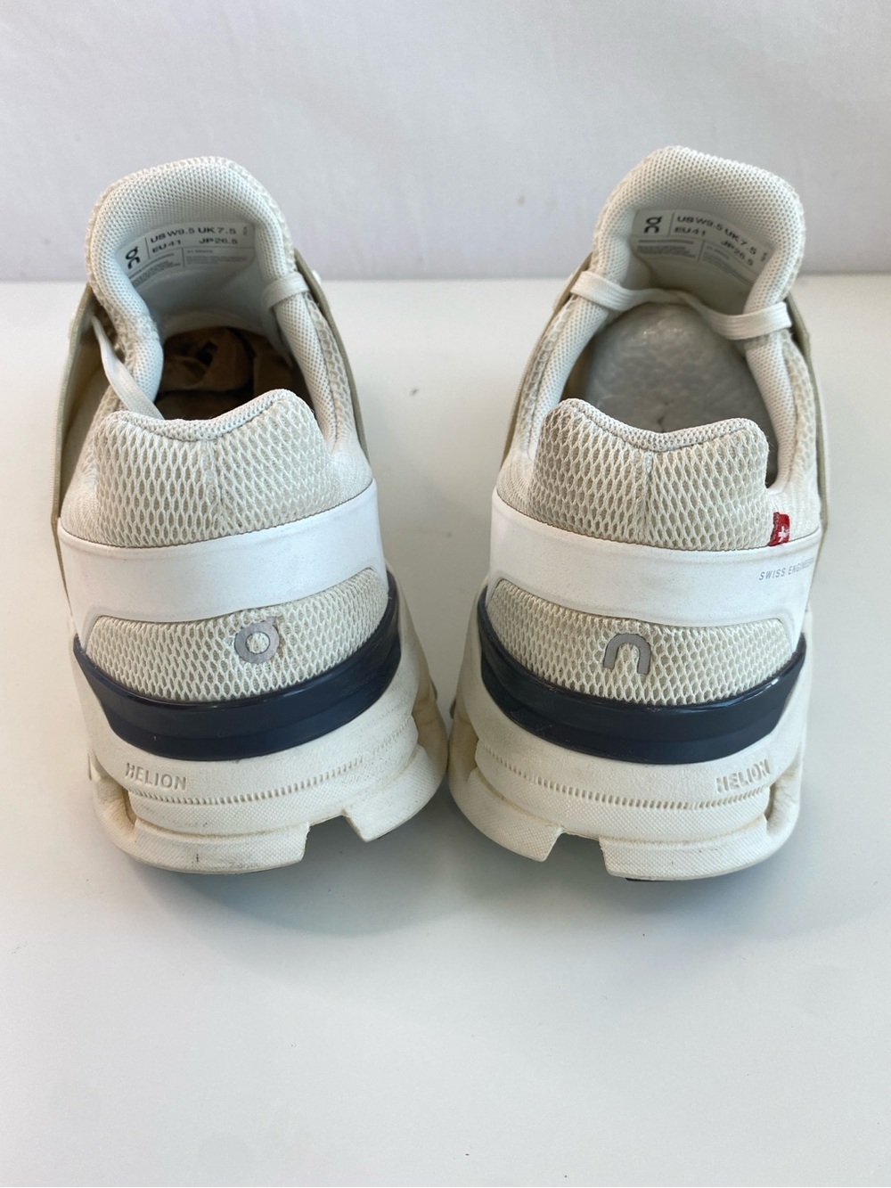 On Running White/ Off White Cloudswift 4 Knit Runner Lace up Shoes size 8 Helion - Picture 6 of 15
